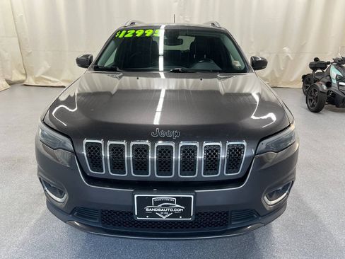 Used 2019 Jeep Cherokee Limited AWD/4WD image 2