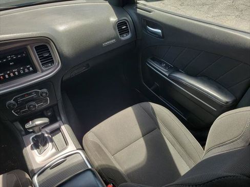 Used 2022 Dodge Charger SXT RWD image 10