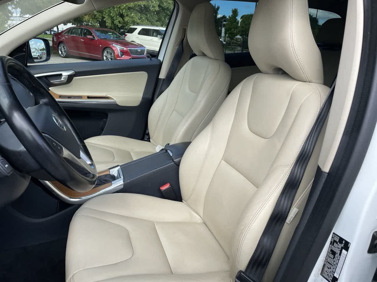 Used 2017 Volvo XC60 T6 Inscription w/ Climate Package AWD/4WD image 12
