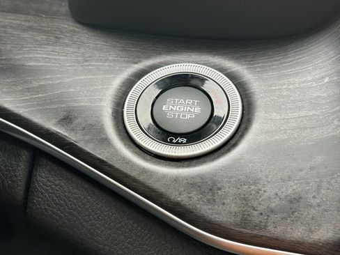 Used 2022 Jeep Grand Cherokee Overland w/ Adv Protech Group III image 51