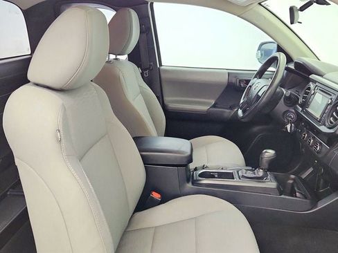 Used 2017 Toyota Tacoma SR image 23
