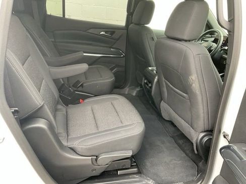 Used 2025 Chevrolet Traverse LT image 13