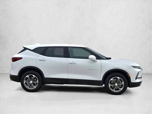 Used 2025 Chevrolet Blazer LT FWD image 4