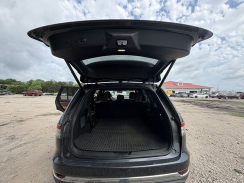 Used 2022 Lincoln Aviator Reserve w/ Elements Package Plus AWD/4WD image 3