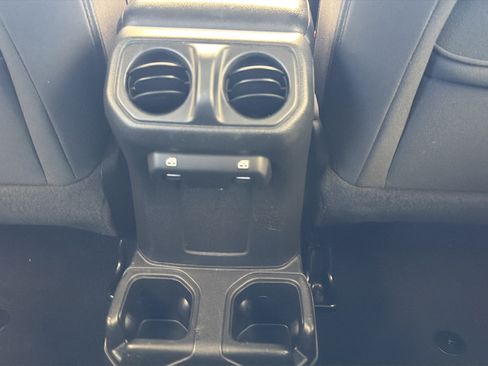 Used 2022 Jeep Wrangler Unlimited Sport AWD/4WD image 16
