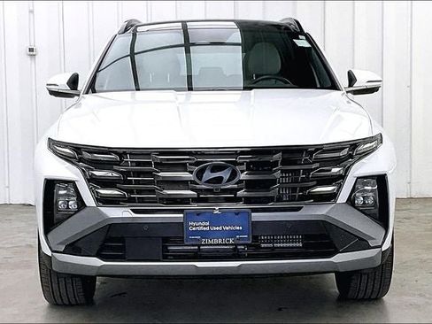 Certified 2025 Hyundai Tucson Limited AWD/4WD image 3