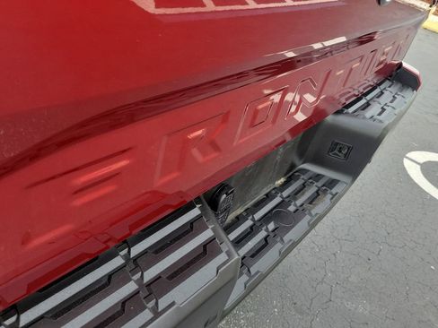 Used 2022 Nissan Frontier SV image 5