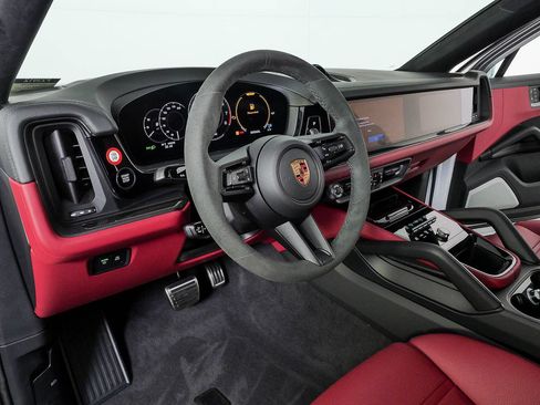 New 2026 Porsche Cayenne GTS AWD/4WD image 4