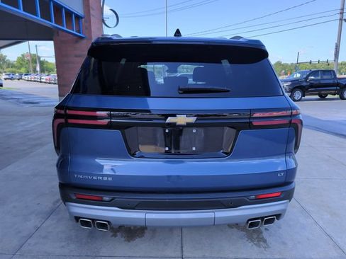 Used 2024 Chevrolet Traverse LT FWD image 5