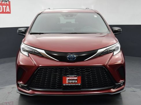 Used 2021 Toyota Sienna XSE FWD image 7