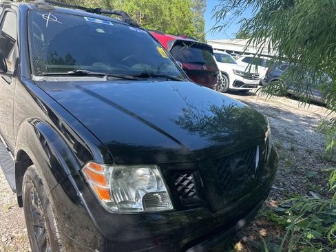 Used 2020 Nissan Frontier SV w/ Midnight Edition Floor Mats image 2