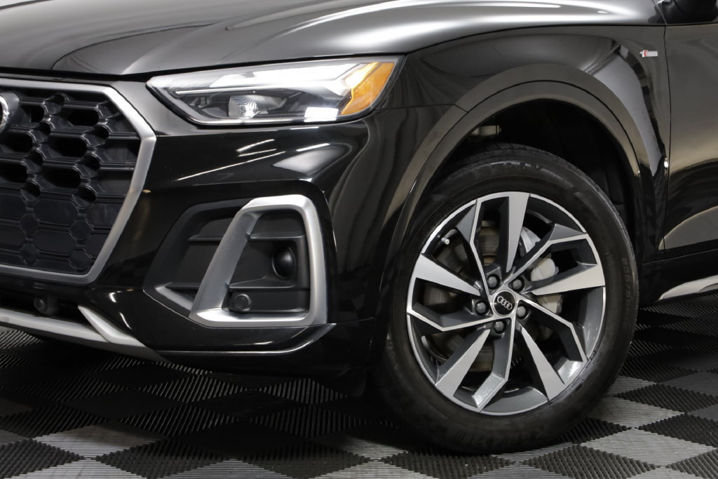 Used 2023 Audi Q5 2.0T Premium w/ Convenience Package AWD/4WD image 3