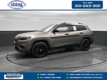 Used 2019 Jeep Cherokee Latitude Plus w/ Comfort/Convenience Group