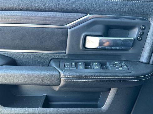 New 2026 RAM 2500 Laramie AWD/4WD image 10