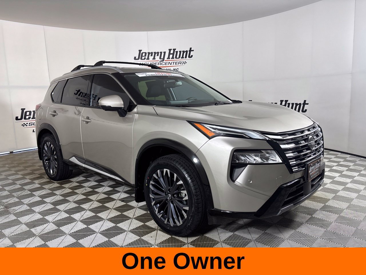 Used 2025 Nissan Rogue Platinum w/ Platinum Premium Package AWD/4WD image 4