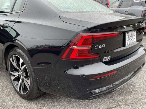 Used 2024 Volvo S60 B5 Plus image 12