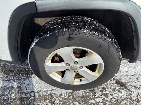 Used 2011 Jeep Grand Cherokee Laredo image 21