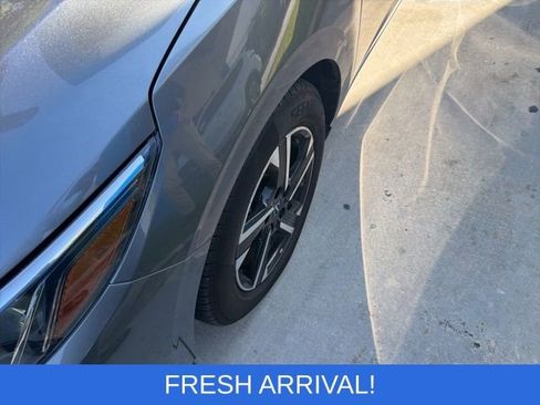 Used 2024 Nissan Sentra SV image 3