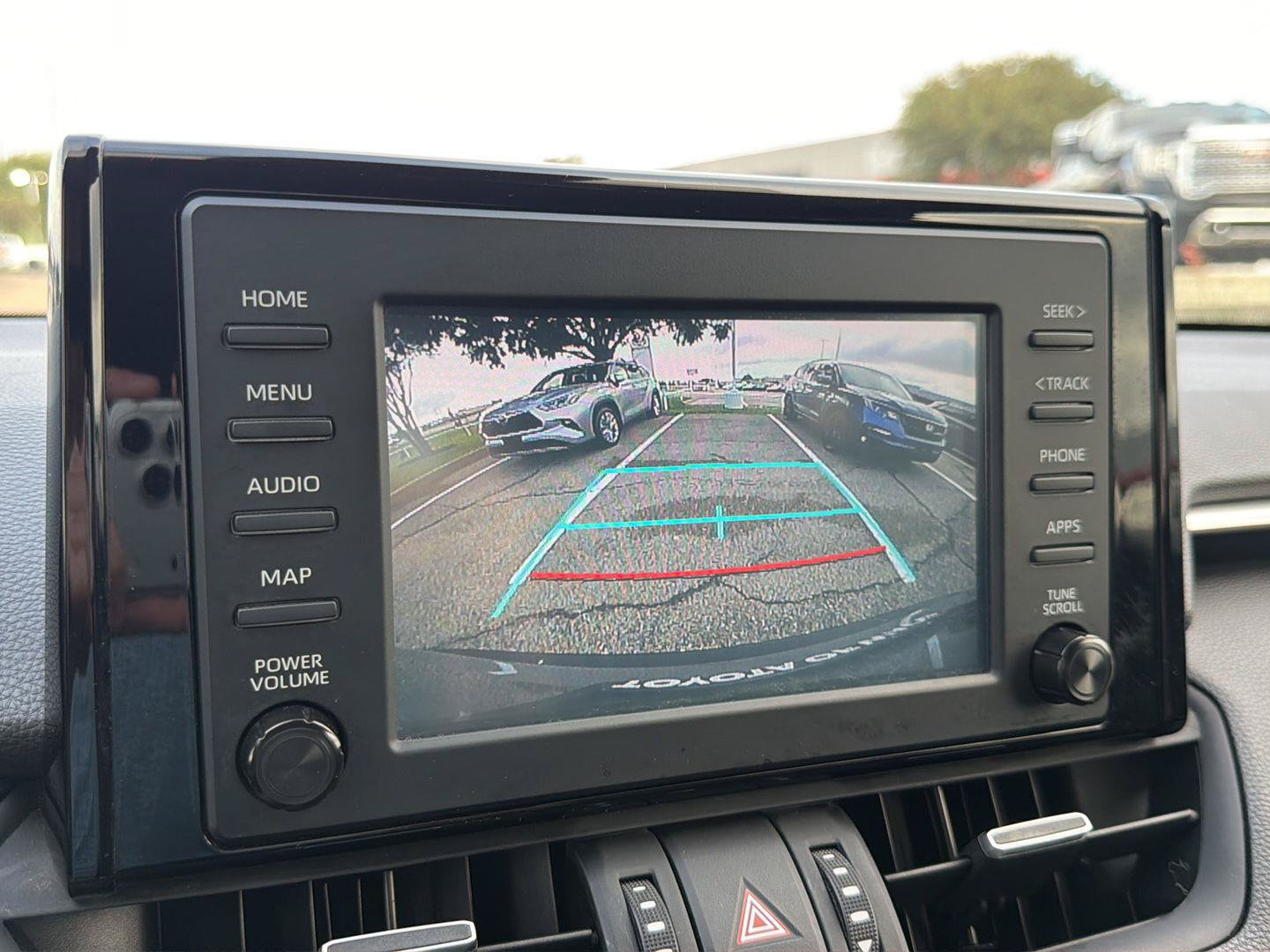 Used 2019 Toyota RAV4 XLE Premium w/ Cold Weather Package FWD image 24