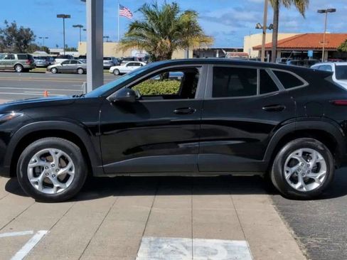 Certified 2024 Chevrolet Trax LS w/ LS Convenience Package FWD image 6