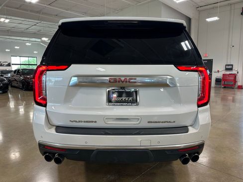 Used 2021 GMC Yukon XL Denali AWD/4WD image 6