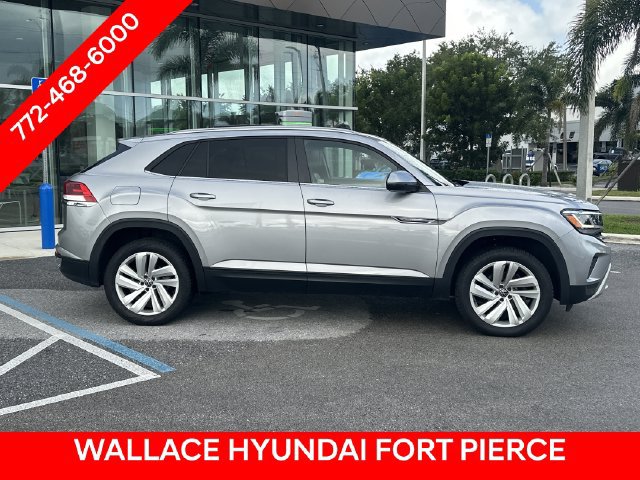 Used 2020 Volkswagen Atlas Cross Sport SE w/ Panoramic Sunroof Package FWD image 5