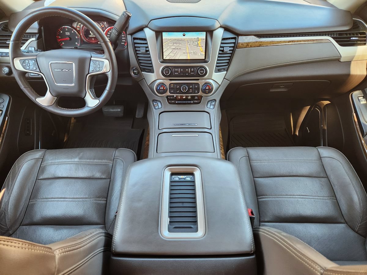 Used 2015 GMC Yukon Denali w/ Premium Package AWD/4WD image 45