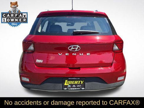 Certified 2024 Hyundai Venue Limited FWD image 5