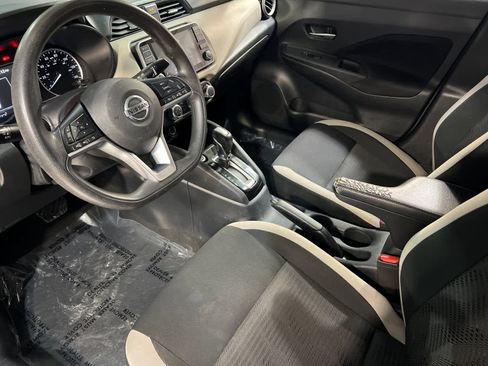 Used 2021 Nissan Versa SV image 11