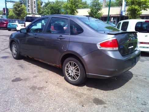 Used 2011 Ford Focus SE w/ 201A Rapid Spec Order Code FWD image 3