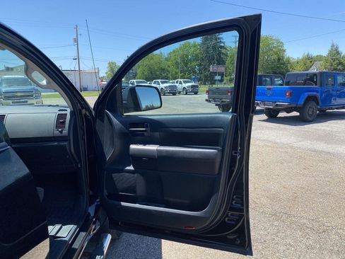 Used 2011 Toyota Tundra 4x4 CrewMax w/ SR5 Pkg image 25