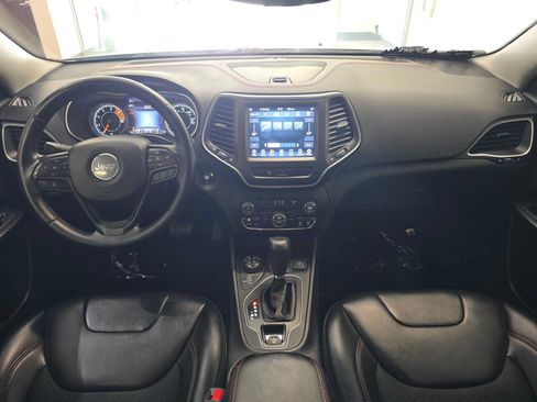 Used 2019 Jeep Cherokee Trailhawk w/ Trailer Tow Group AWD/4WD image 10