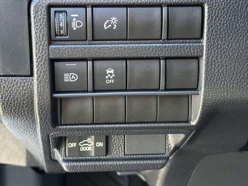 Used 2025 Toyota Tacoma SR w/ SR Upgrade Package image 9