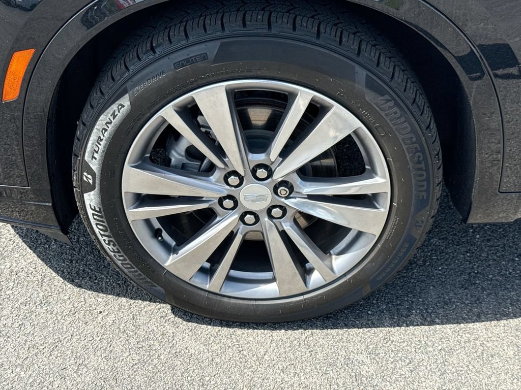 Used 2022 Cadillac XT6 Premium Luxury AWD/4WD image 10