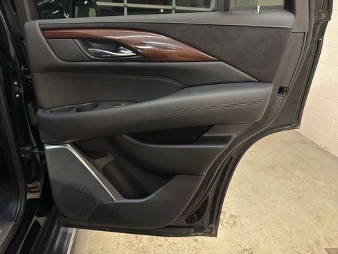 Used 2019 Cadillac Escalade Luxury w/ Escalade Sport Edition image 26