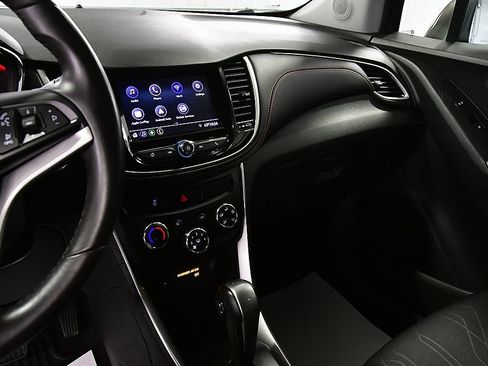 Used 2021 Chevrolet Trax LT w/ Driver Confidence Package image 19