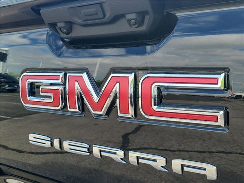 New 2026 GMC Sierra 1500 SLE image 8