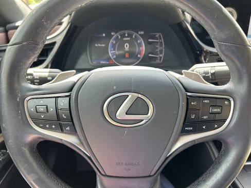 Used 2025 Lexus ES 350 w/ Premium Package FWD image 9