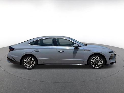 Used 2025 Hyundai Sonata SEL FWD image 16