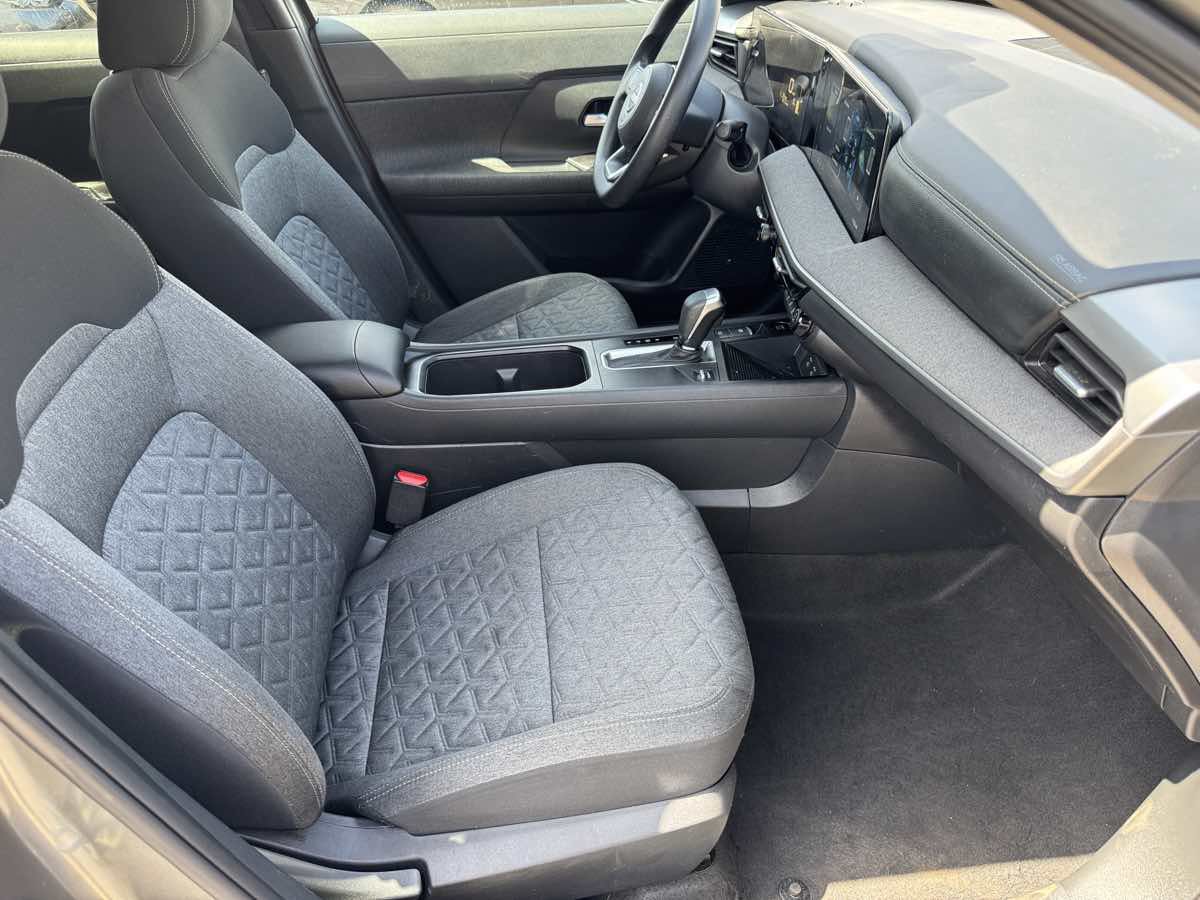Used 2026 Nissan Kicks SV FWD image 15