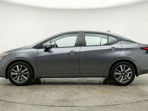 Used 2025 Nissan Versa SV image 5