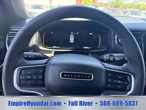 Used 2024 Jeep Wagoneer L Series II w/ Flexible Seating Group AWD/4WD image 28