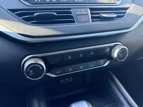 Used 2022 Nissan Altima 2.5 SR image 21