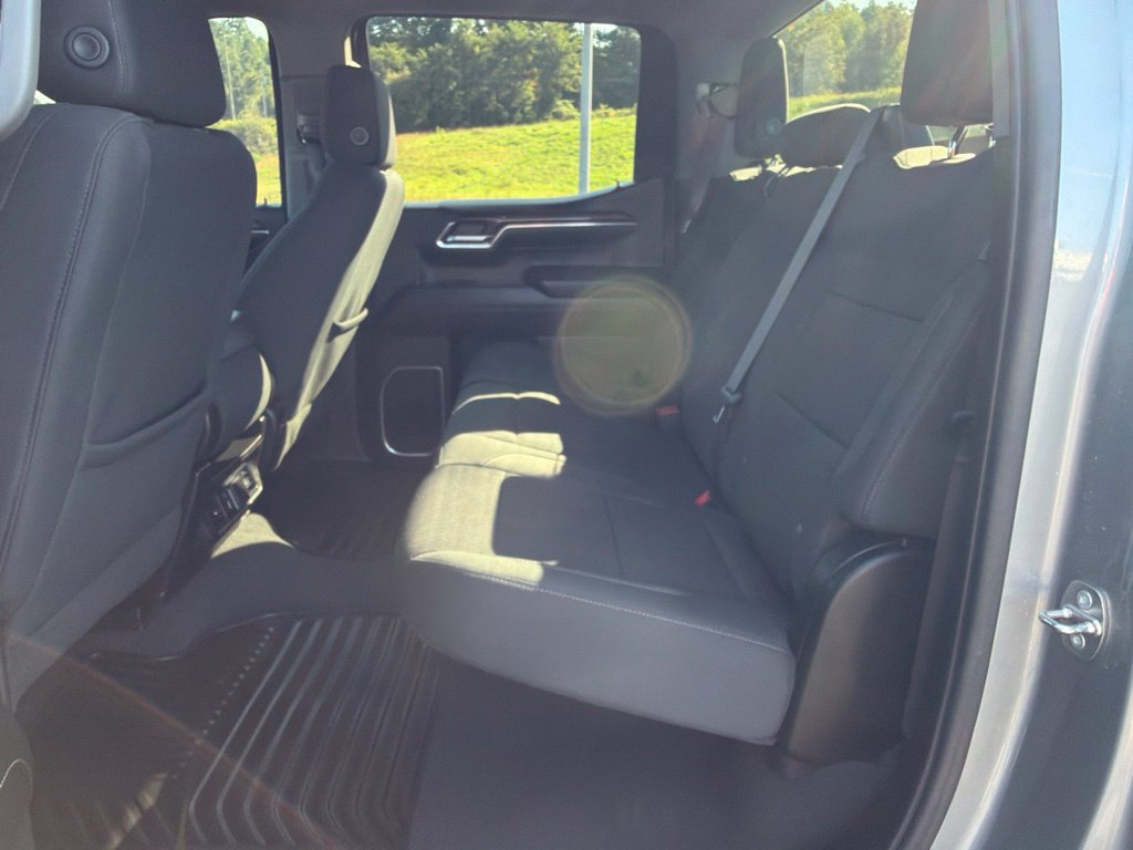 Used 2023 Chevrolet Silverado 1500 LT AWD/4WD image 32