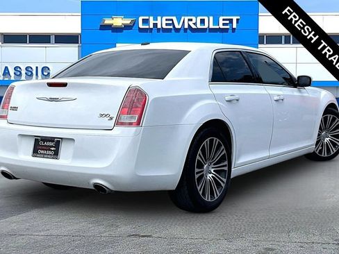 Used 2013 Chrysler 300 S RWD image 18