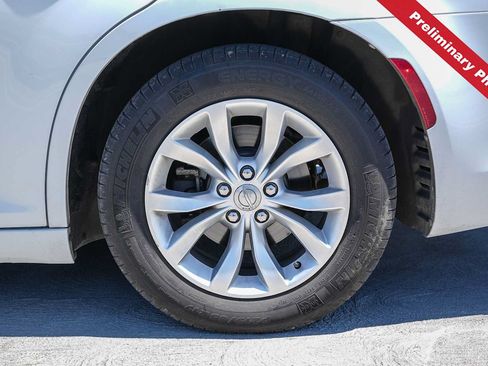 Used 2016 Chrysler 300 Limited RWD image 11