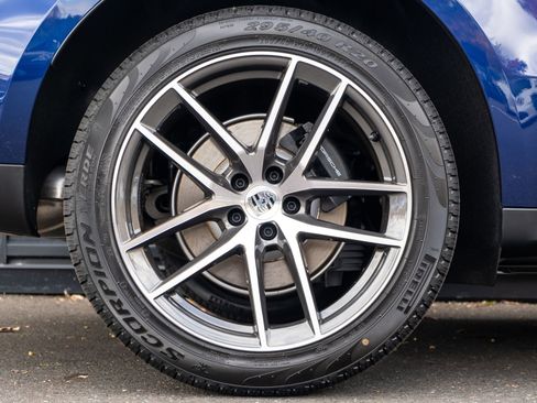 Certified 2026 Porsche Macan image 14