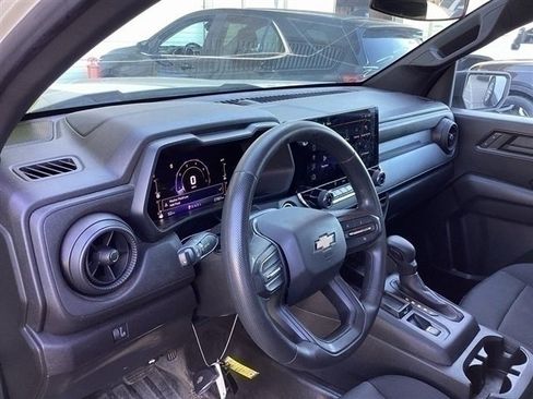 Used 2023 Chevrolet Colorado W/T image 4