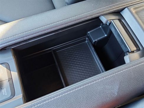 Used 2025 Toyota Grand Highlander AWD image 18