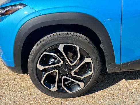 Used 2025 Chevrolet Trax RS w/ Driver Confidence Package image 12